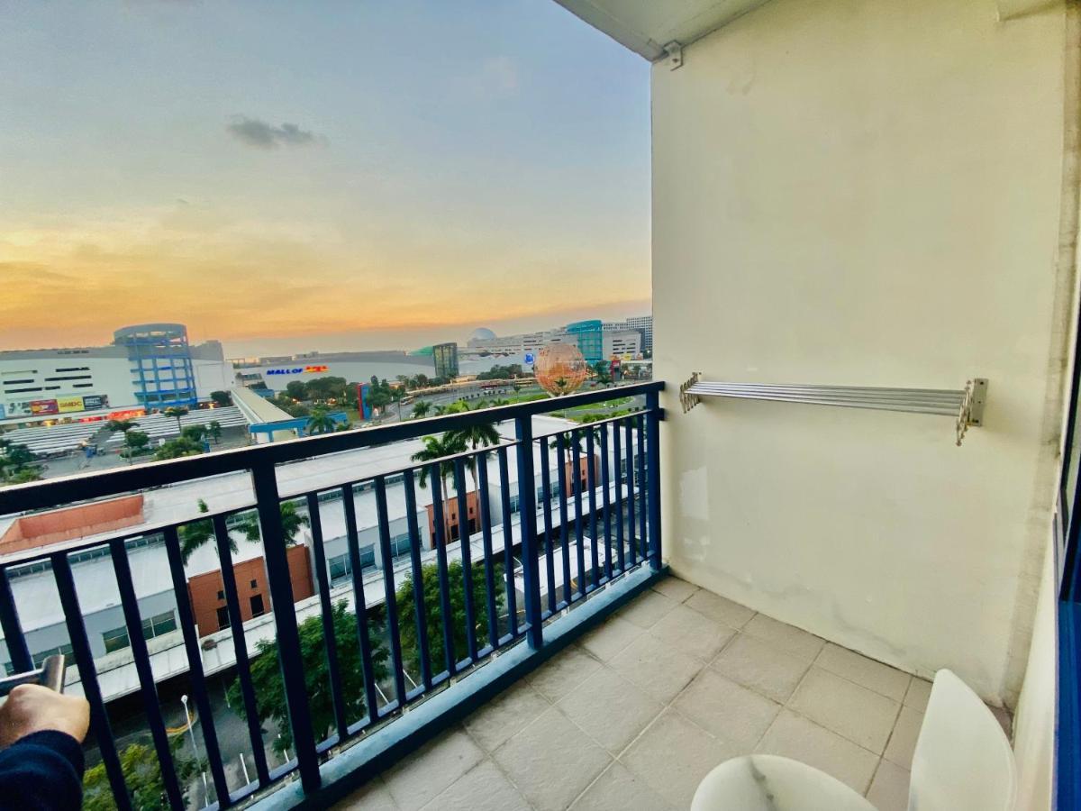 Madison'S Place At Sea Moa Manila Exterior foto